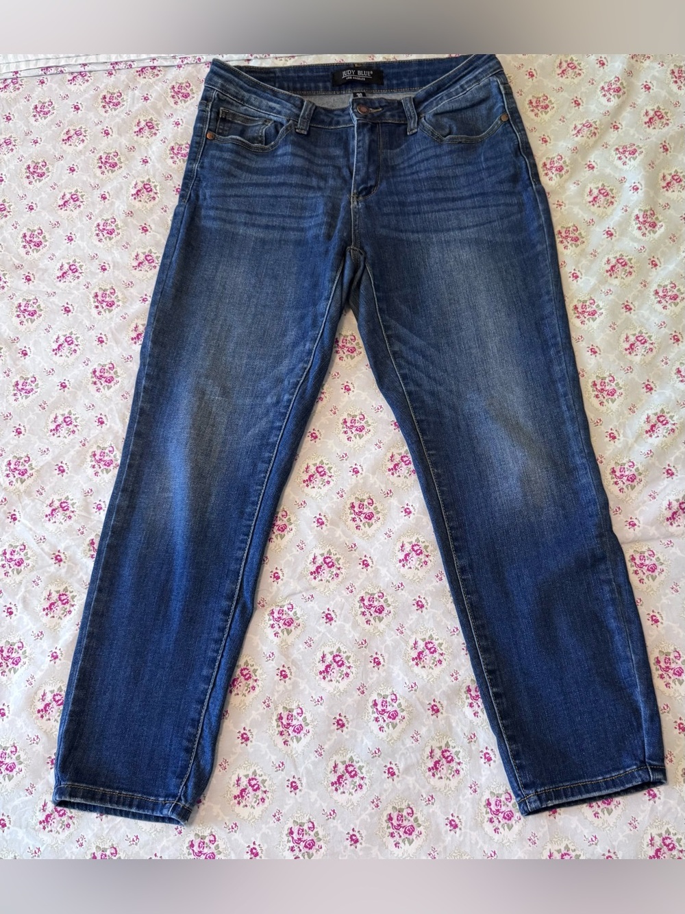 Judy Blue Medium-Dark Blue Straight Leg Jeans